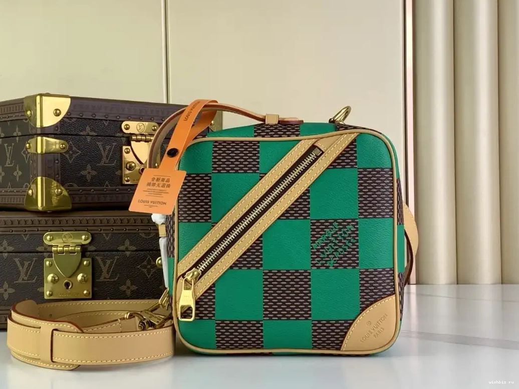 WIS LOUIS Messenger-24*24*8CM VUITTON Chess 0702